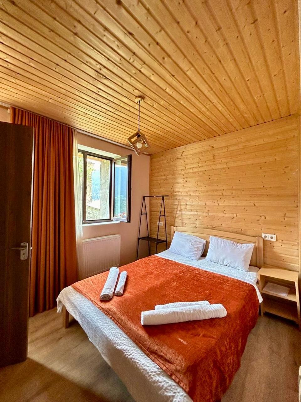 Guest House Keti Margiani Mestia Exteriör bild