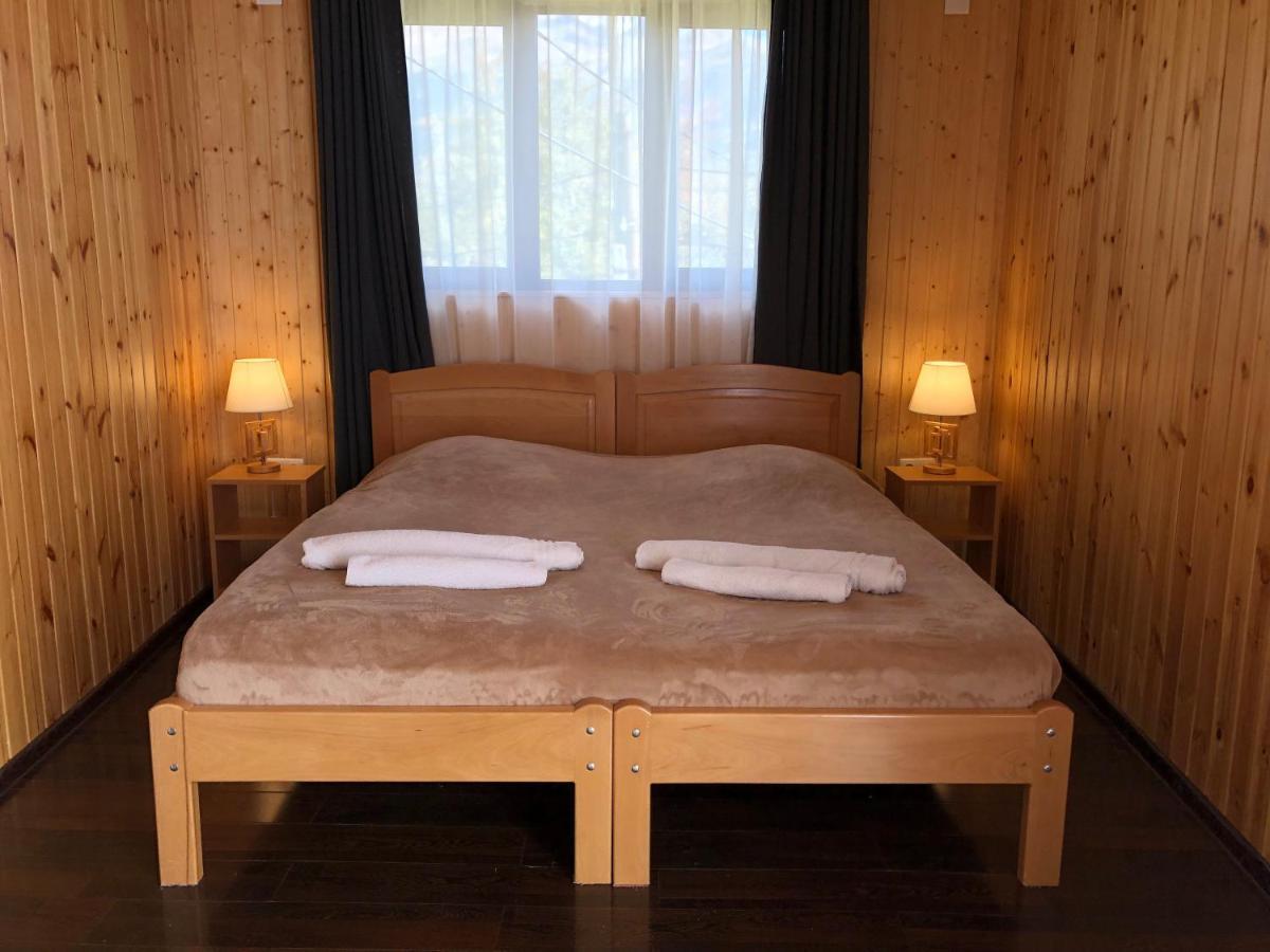Guest House Keti Margiani Mestia Exteriör bild