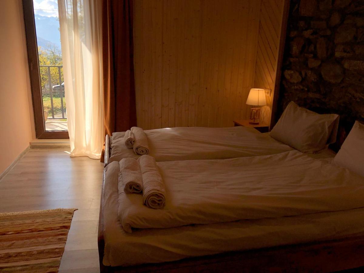 Guest House Keti Margiani Mestia Exteriör bild